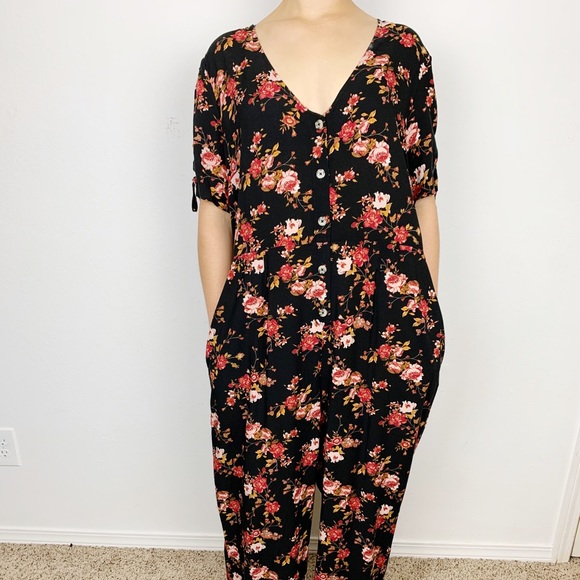 Xhilaration Pants - Xhilaration Floral Romper Size XXL